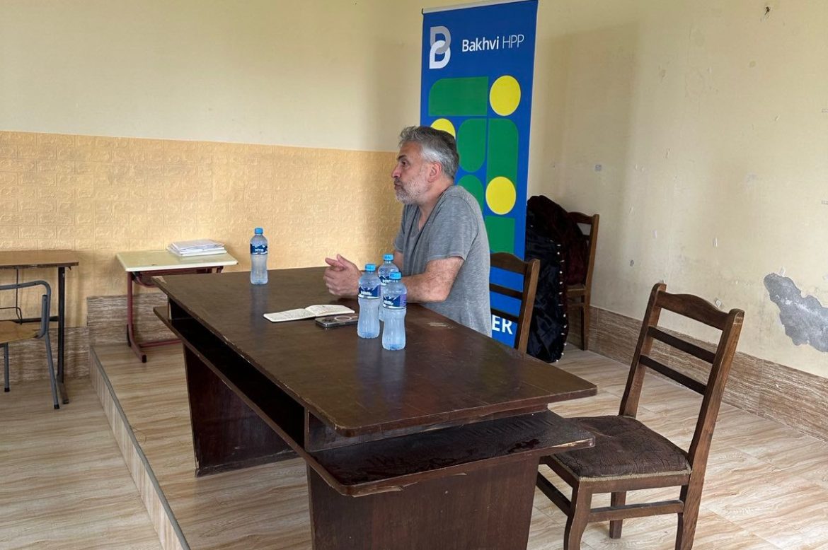 ფილმის „გურია“ რეჟისორი ლევან კოღუაშვილი მთისპირის და ჩხაკაურას მოსწავლეებს შეხვდა